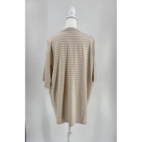 NWT Converse Gender-Free XL Striped Beige & White Tee With Chuck Taylor All Star - Picture 3 of 9